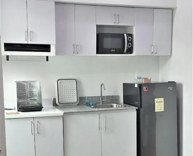 Alabang Staycation Near Airport Apartahotel *